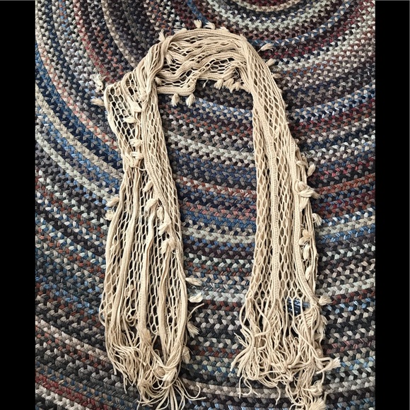 Beige lacy knit boho scarf with tassels - Picture 1 of 2